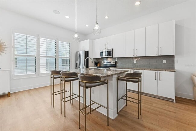 Building Photo - 4810 W McElroy Ave