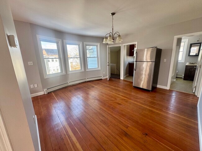 Building Photo - 67 Sycamore St