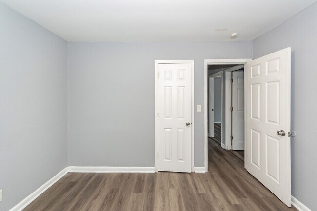Building Photo - 3 Bedroom, 1 Bathroom Home in Waylyn Subdivision - North Charleston