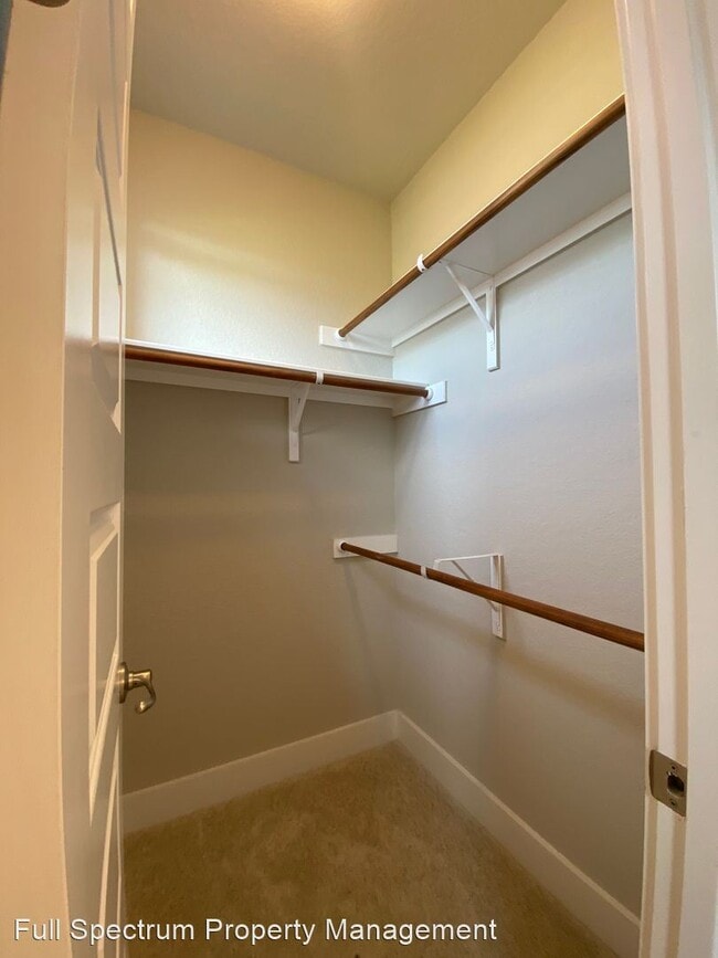 Building Photo - 5 br, 3.5 bath House - 120 Leann Way
