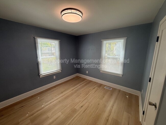 Building Photo - 1604 Textile Dr