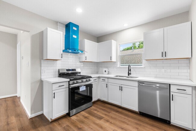 Building Photo - 3106 Michigan St