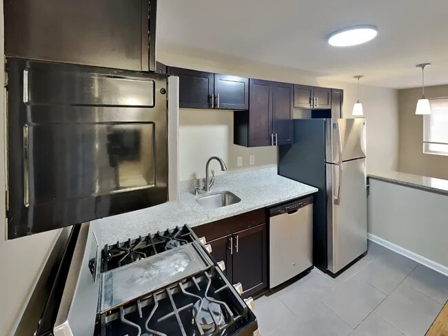 Building Photo - Lantern Square Apartments-A3
