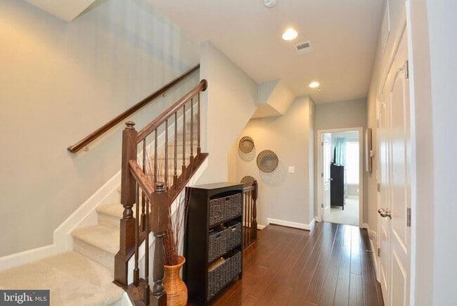 Building Photo - 702 Fair Winds Way