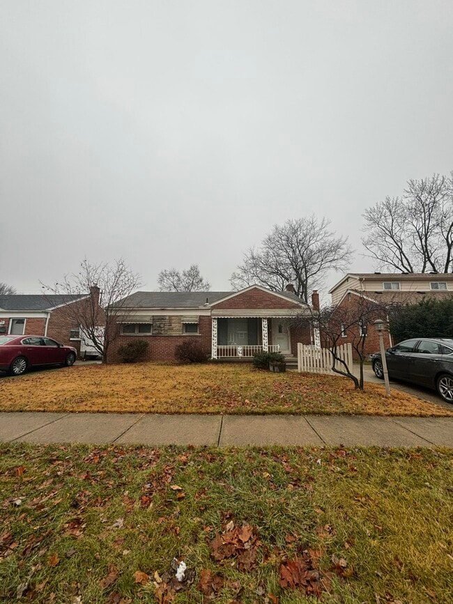 Building Photo - 12116 Columbia Ave