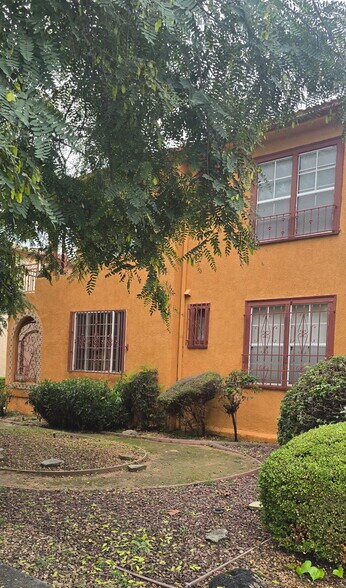 Building Photo - 1039 Meadowbrook Ave