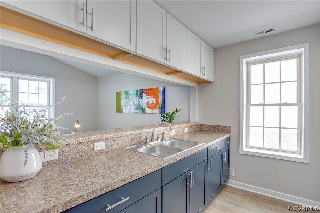 Building Photo - 2313 4th Ave