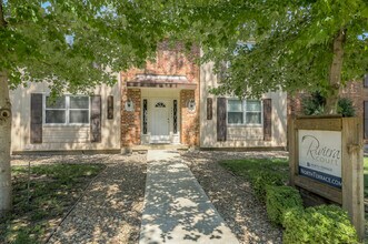 Building Photo - Riviera Court Apartments