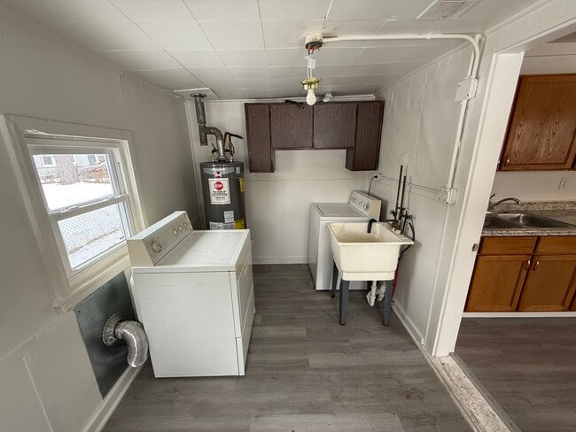 Building Photo - 8127 Hudson Ave