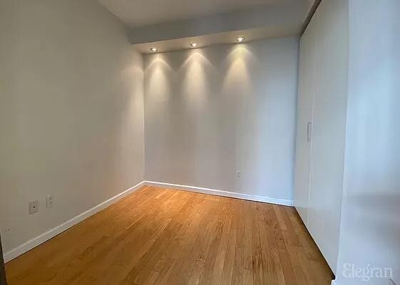 Building Photo - 520 W 23 St
