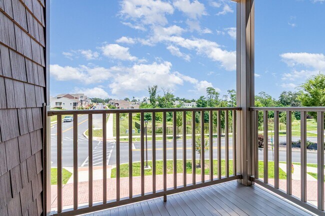 Building Photo - 1708 Fairmont Dr