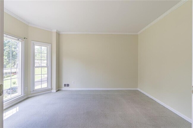 Building Photo - 5646 Nottingham Dr NW