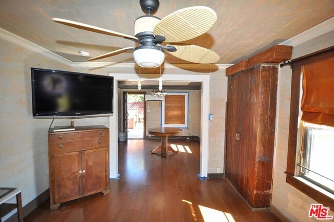 Building Photo - 2315 2nd