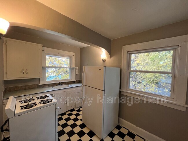 Building Photo - 1109 42nd St