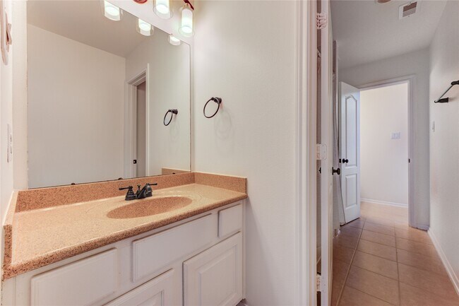 Building Photo - 1335 Altavilla Ln