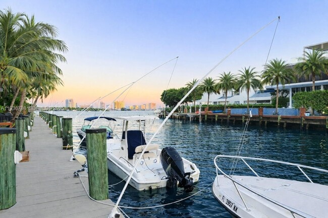 Building Photo - 2676 NE 135th St