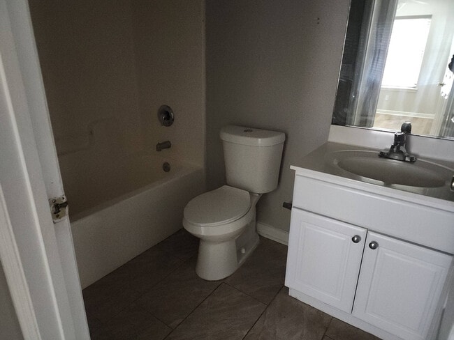 Building Photo - 59 Concord Rd