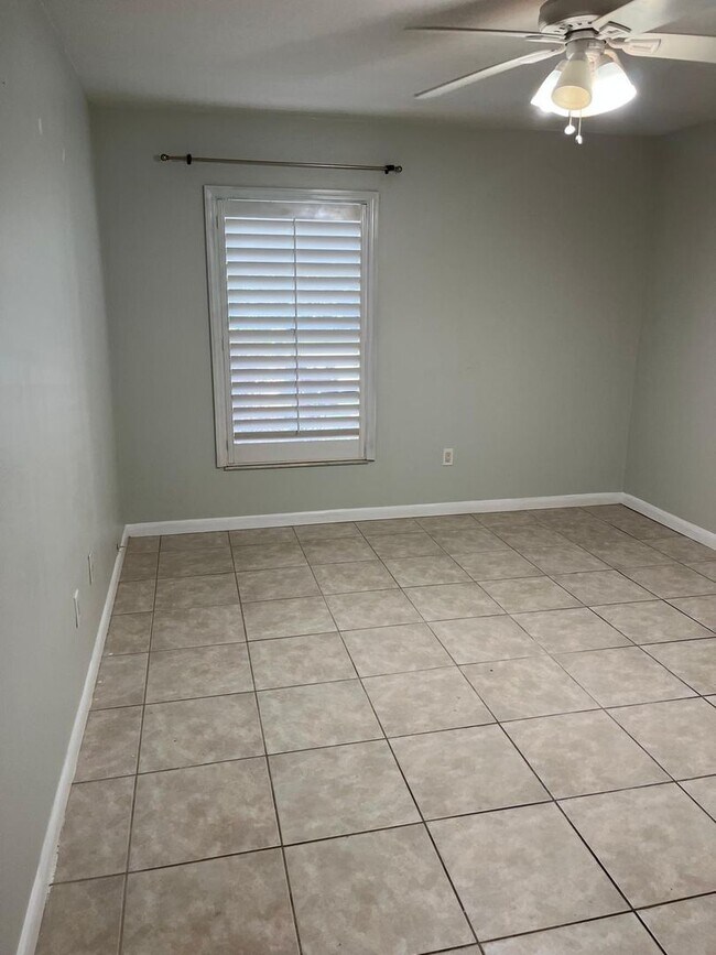 Building Photo - Beautiful 3BR Home in Central Tampa – Move-In Ready!