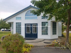 Building Photo - 1827 E 12th Ave