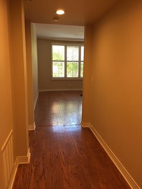 Building Photo - "Luxurious 2-Bed, 3-Bath Retreat with Granite Countertops in San Diego's Heart - 1460 Sq Ft of El...