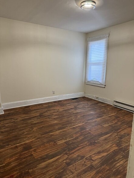 Building Photo - 306 W Lincoln Hwy