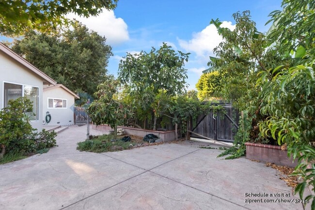 Building Photo - 34348 Atteridge Ct