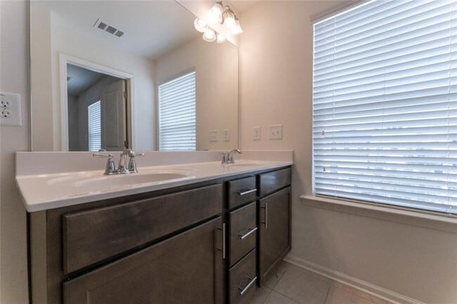 Building Photo - 898 Ambient Way