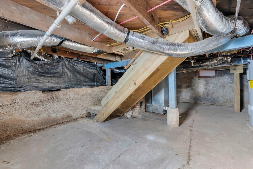 Building Photo - 1438 N Water St