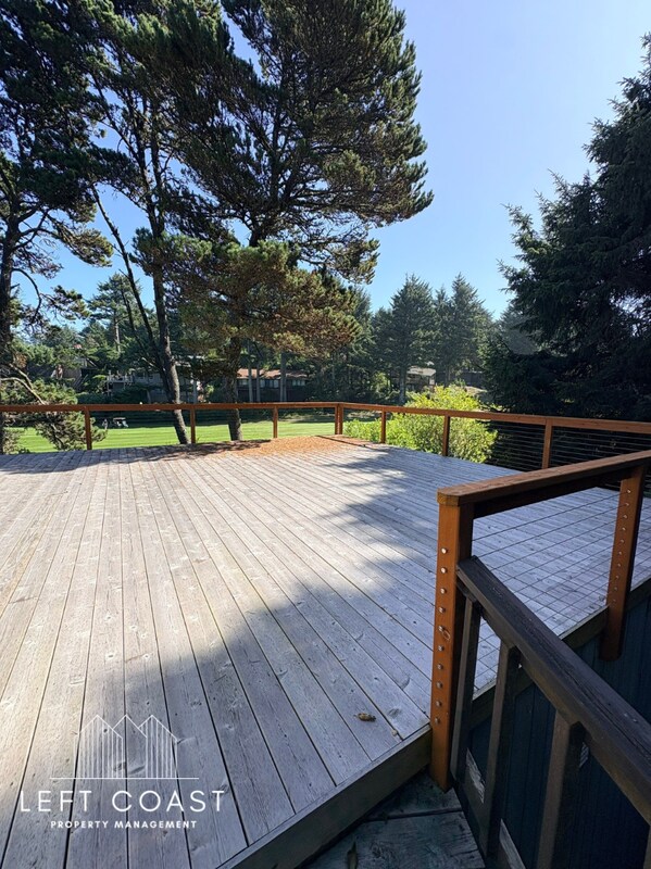 Building Photo - 132 Salishan Dr