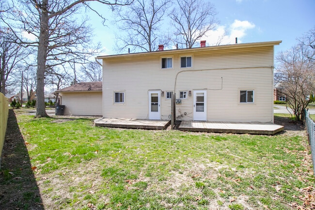 Building Photo - 3025 S Byrne Rd