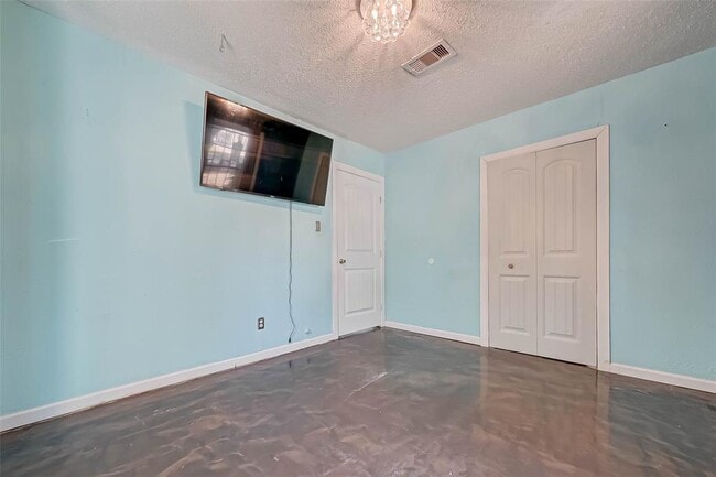 Building Photo - 8414 Flintridge Dr