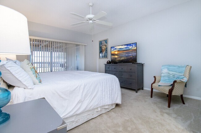 Building Photo - Fully Furnished - 2 bed 2 Bath villa - South Sarasota