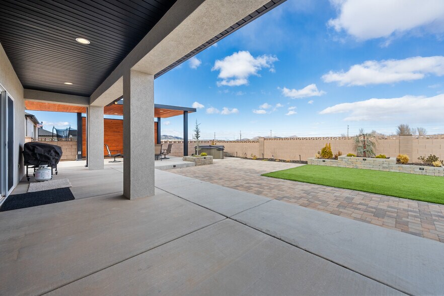 Building Photo - 4420 W 300 N