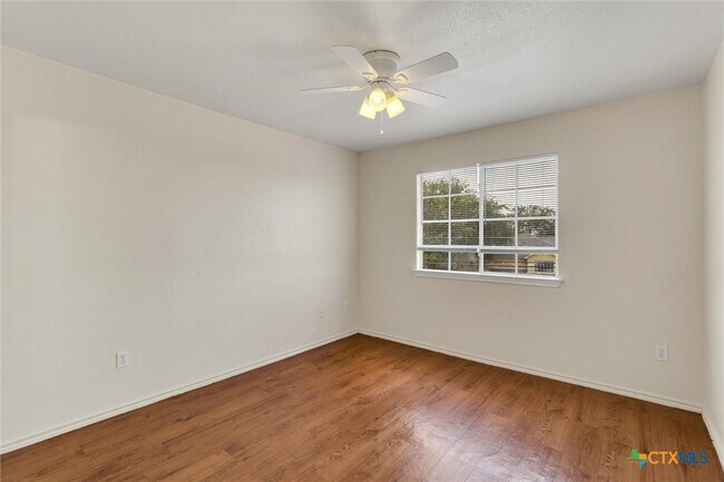 Building Photo - 885 Sagewood Trail