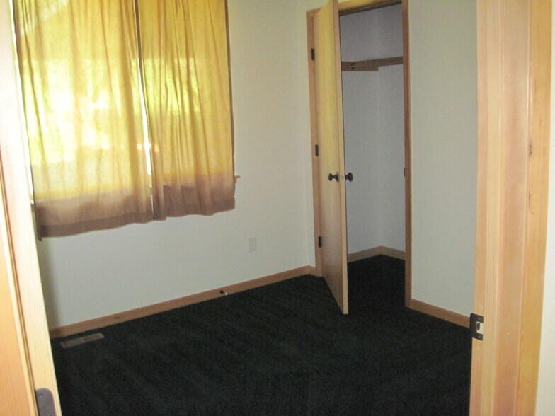 Bedroom 1 - 1381 Mingo Mountain Rd