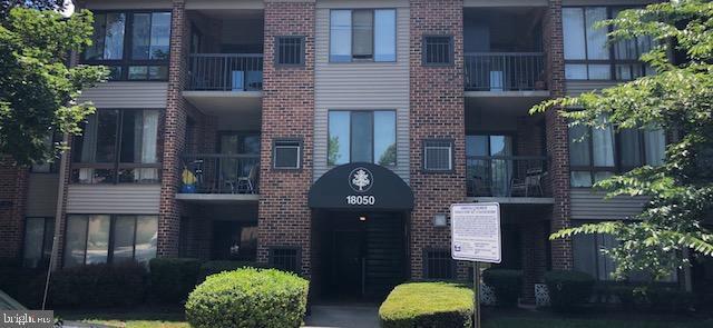 Primary Photo - 18050 Chalet Dr