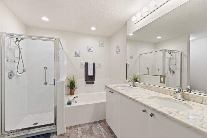Building Photo - 285 Cays Dr