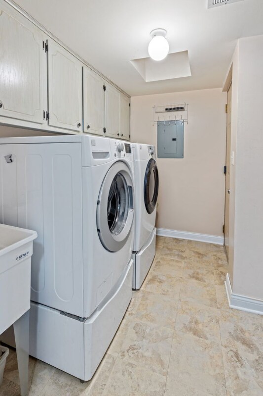 Building Photo - 16719 Paxton Ave