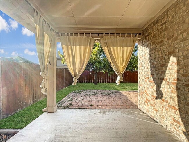 Building Photo - 2468 Millbrook Loop