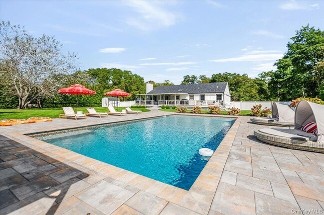 Building Photo - 525 Rocky Point Rd