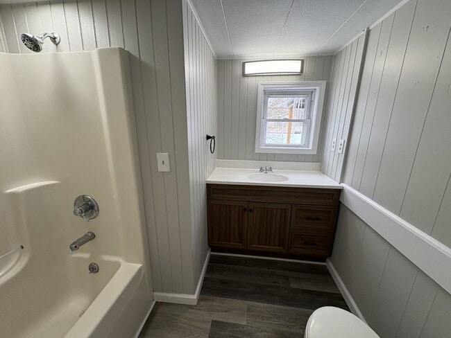 Building Photo - 401 1st St