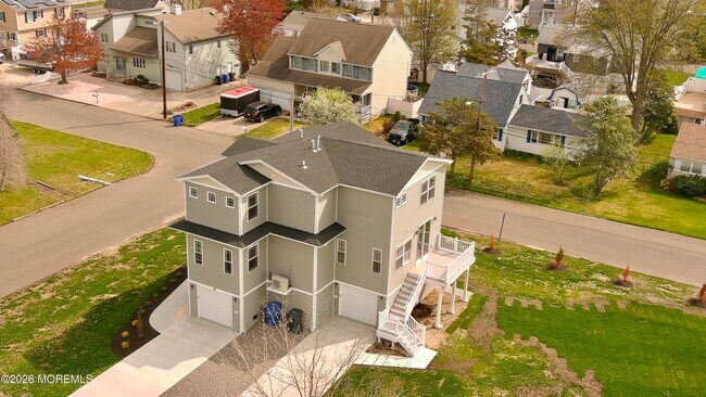 Building Photo - 58 Cove Rd