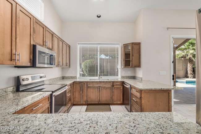 Building Photo - 9560 E Rockwood Dr