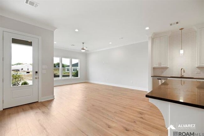 Building Photo - 7619 Silverside Cove Ave