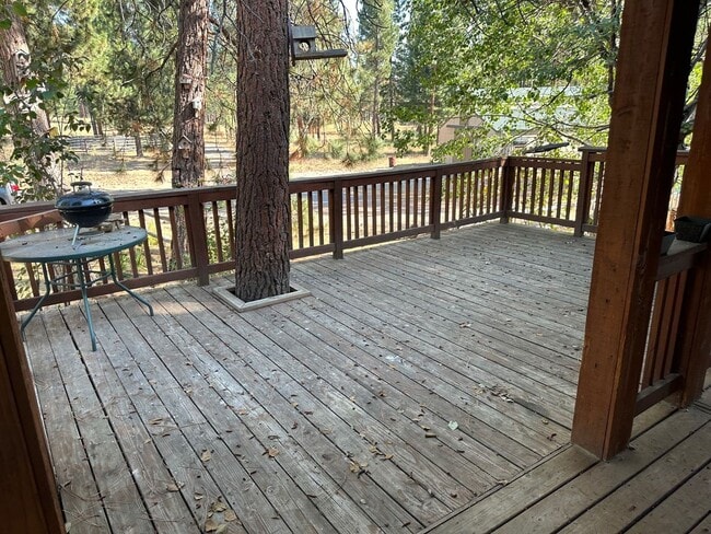 Building Photo - 2659 OR-422