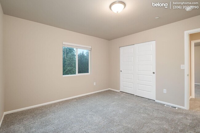 Building Photo - 3878 79th Dr NE