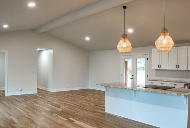 Building Photo - Hillsboro - Renovated Home for Lease