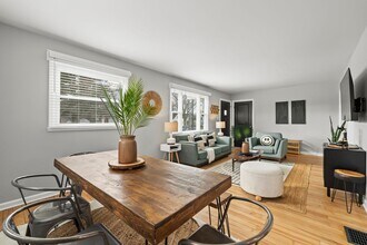 Building Photo - Super Mod Clintonville Oasis - Perfect for travelling profesionals