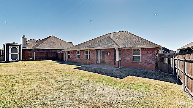 Building Photo - 4201 SE 38th St