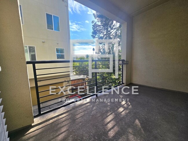 Building Photo - 611 Coco Ct